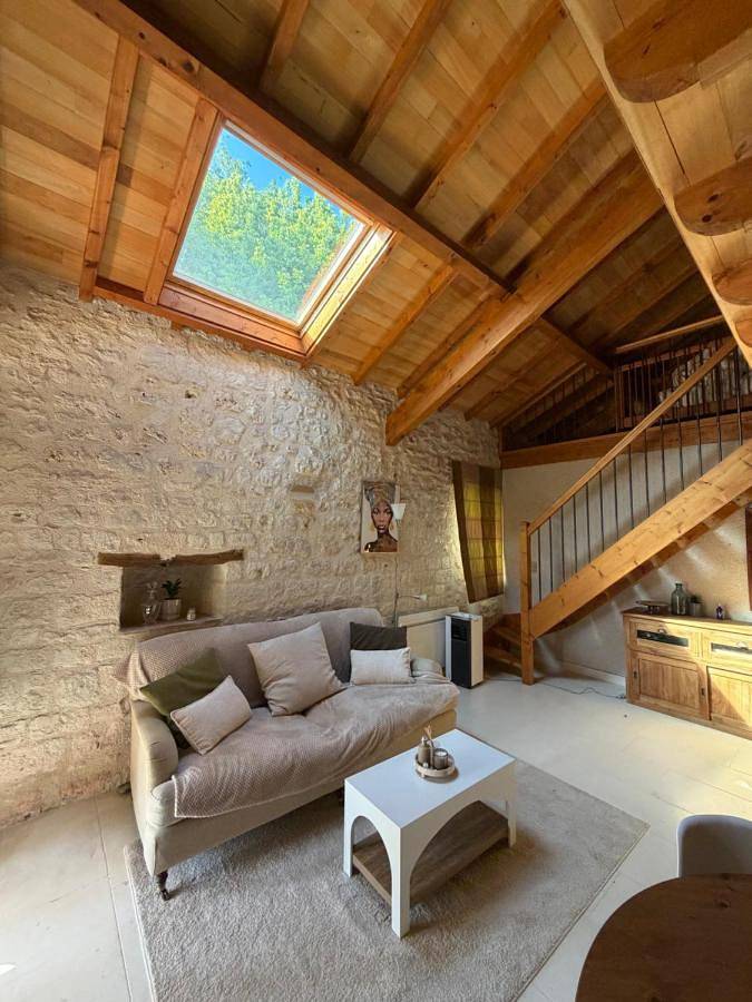 Gîte pour 4 personnes, avec Terrasse ainsi que Jardin et Piscine à Touffailles - 3