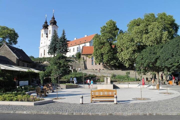 Gîte pour 2 personnes, avec vue sur le lac ainsi que jardin et vue à Tihany - 4
