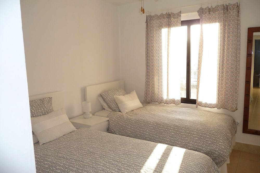 Apartamento entero, Apartamento frente a la playa en Riviera, hermoso jardín con piscina, cerca del golf in La Cala de Mijas, Mijas