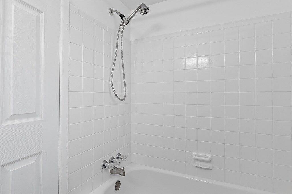 Ganze Wohnung, Quiet Cozy End Unit Near Mt. Clemens Downtown in Mount Clemens, Lake St. Clair