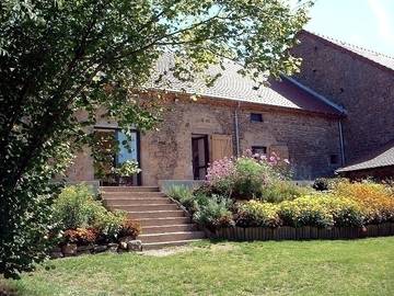 Gîte pour 6 personnes, avec jardin dans le Puy-de-Dôme