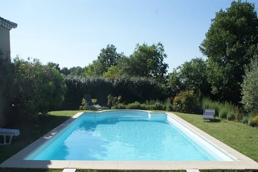 Country villa with swimming pool and fenced park for 8 people in La Capelle-et-Masmolène, Nimes und Umgebung