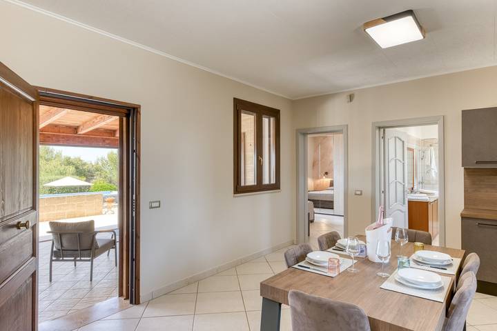 Villa 'Marilor' con vista mare, Wi-Fi e aria condizionata in Torre Pali, Salve