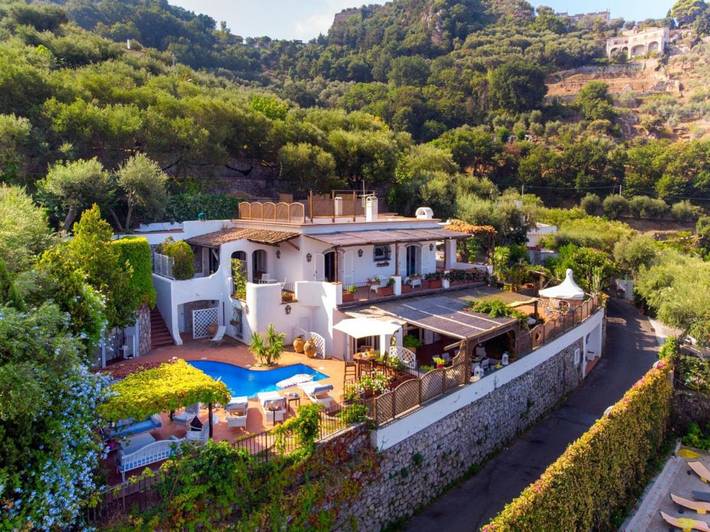 Villa per 11 persone, con piscina e panorama nonché giardino a Massa Lubrense