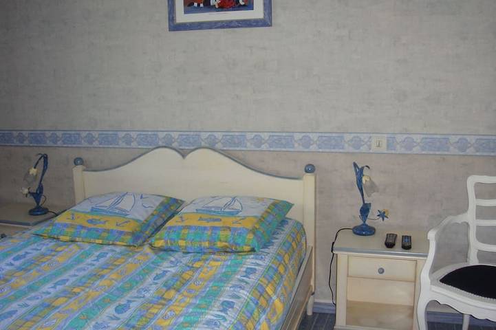 House for 5 people with swimming pool & enclosed garden, 300 m from port, beach, shops in Le Pouliguen, Côte d'Amour