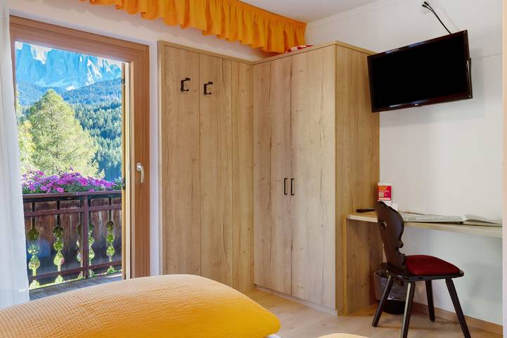 Gîte pour 2 personnes, avec jardin et balcon à Funes - 4