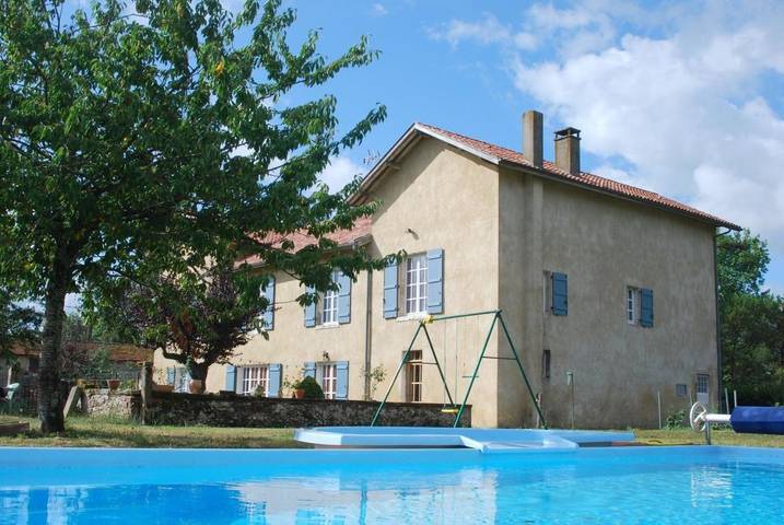 Chambre d’hôte pour 6 personnes, avec Terrasse ainsi que Jardin et Piscine