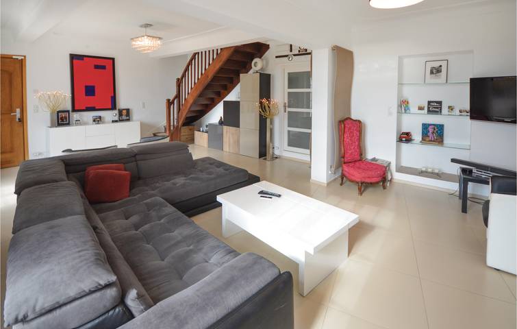 Apartment mit Meerblick, Parkplatz, AC und Pool in La Gaude, Mittelmeerküste (Frankreich)