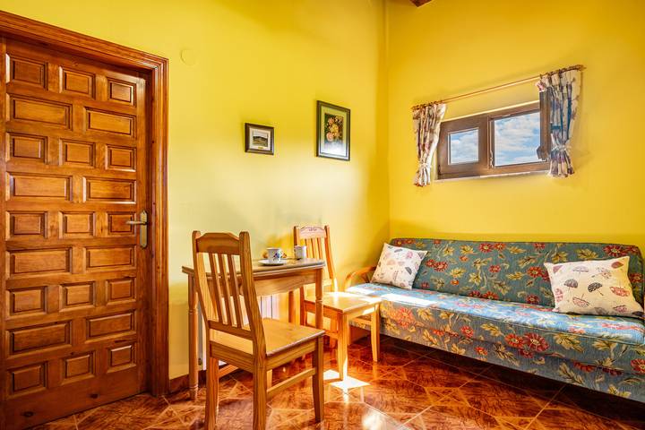 Casa rural para 2 personas, con jardín en Comarca de Oriente - 3