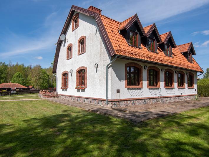 Luxus-Ferienhaus für 25 Personen, mit Terrasse und Garten sowie Sauna und Seeblick in Ermland-Masuren