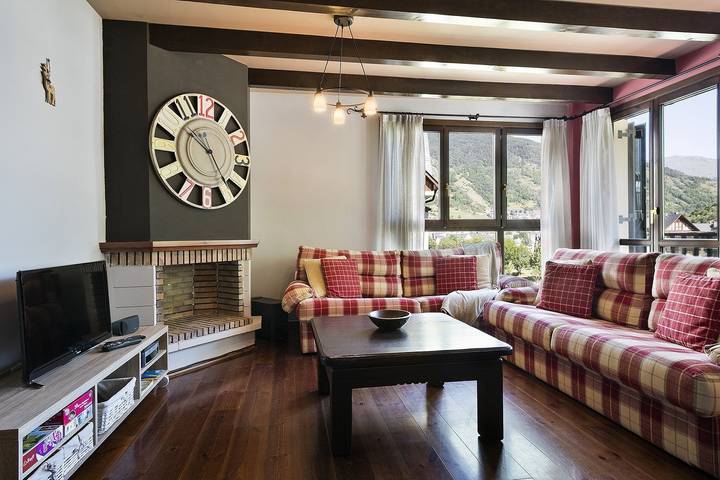 Gîte pour 5 personnes, avec balcon dans Vielha - 2