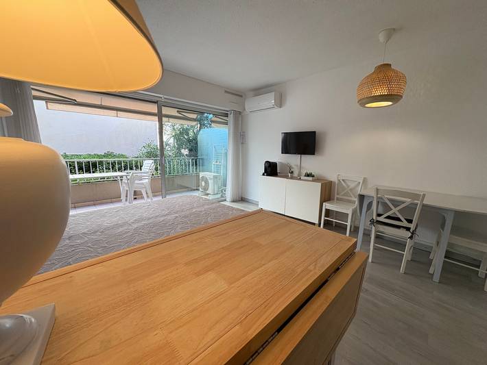 Gîte pour 3 personnes, avec balcon dans Plage Veillat Saint Raphael - 4