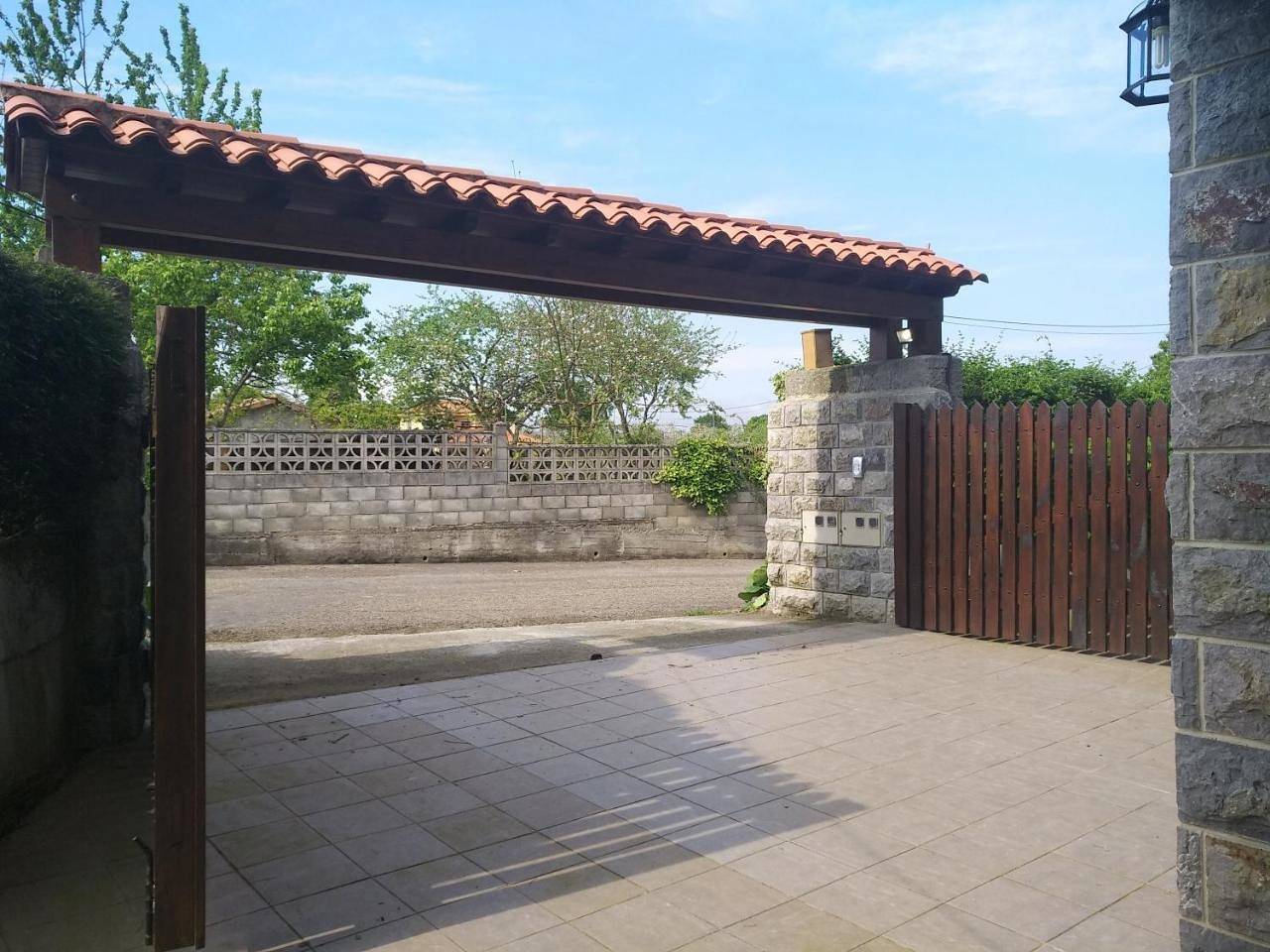 Viviendas vacacionales La Casona de Tresniñin in Nava, Provincia de Asturias