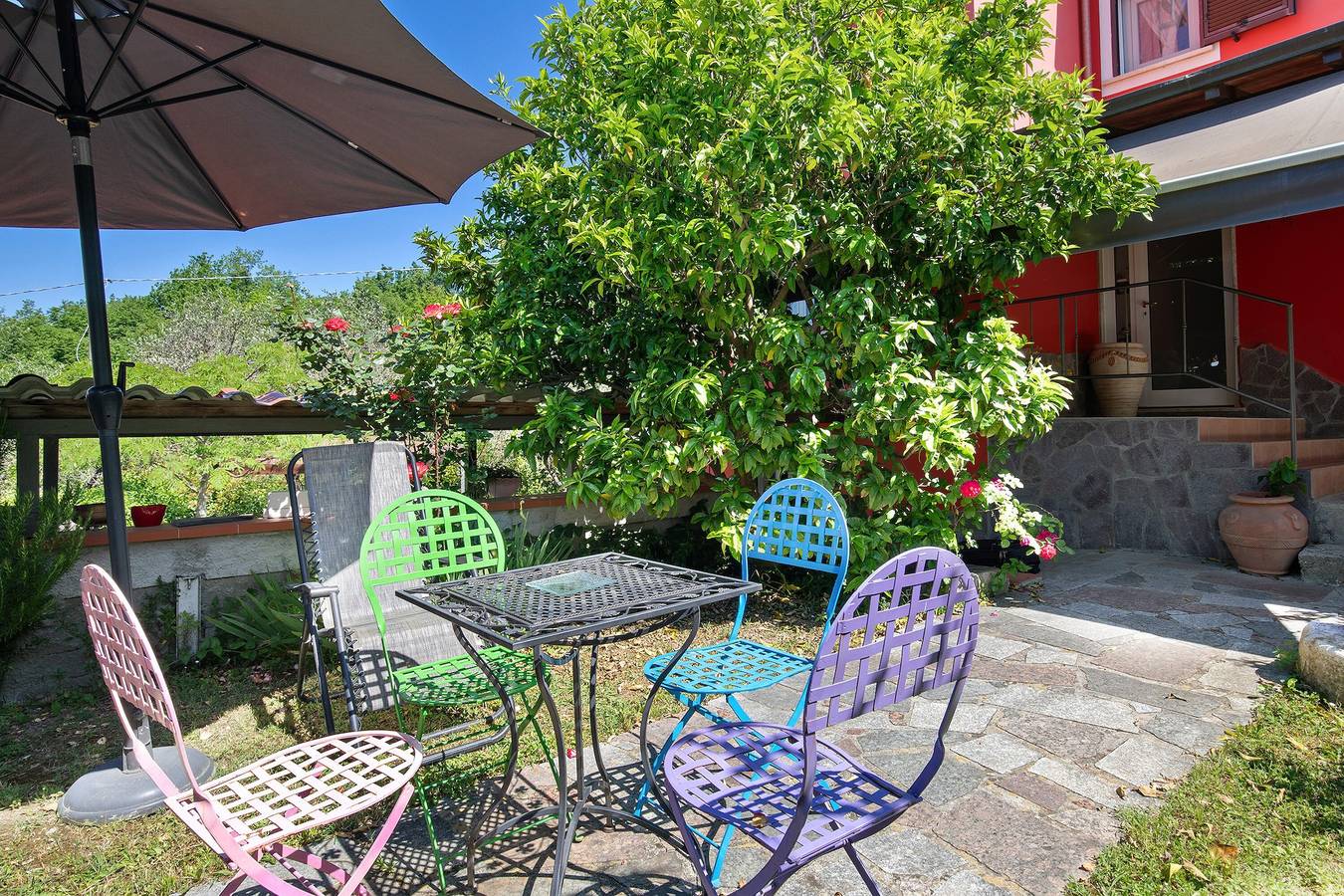 Bed and Breakfast 'Alchimista Bb Borgo Marciano' con piscina condivisa, giardino condiviso e Wi-Fi in Castelnuovo Magra, Riviera Toscana