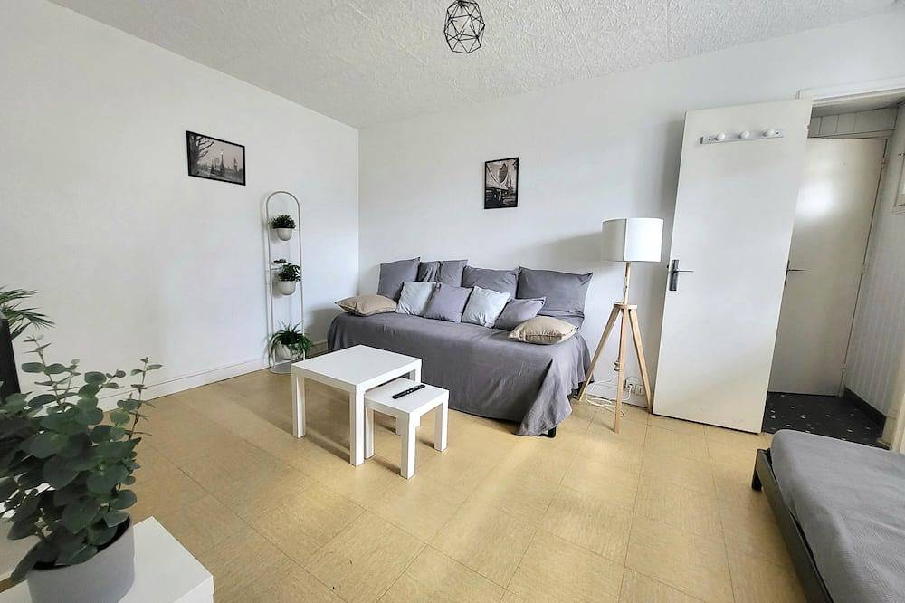 Apartamento entero, F 3.k.1 Avec 2 Chambres et 6 Lits in Trappes, Yvelines