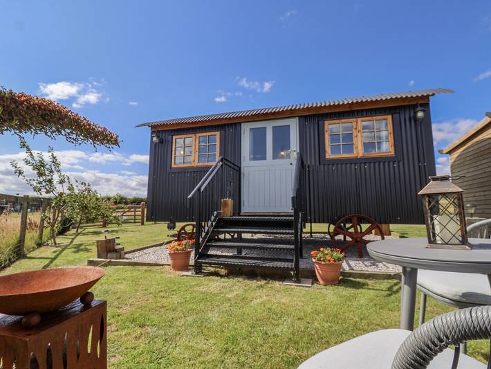 Cabane pour 2 personnes, avec jardin, animaux acceptés - 1