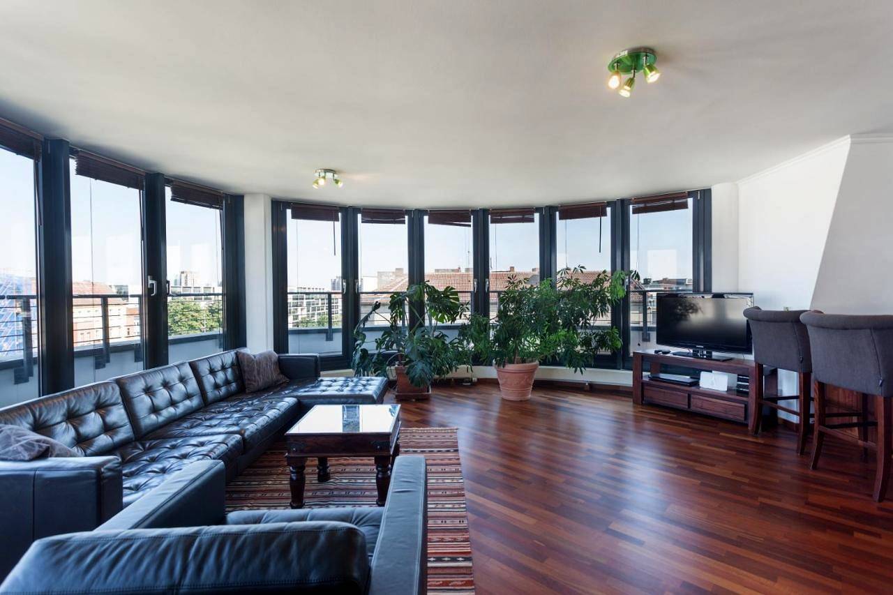 Ganze Wohnung, The Danziger, 2 unique roof top units in Prenzlauerberg, group & family friendly, from 2 up to 7 Guests in Prenzlauer Berg Berlin, Berlin