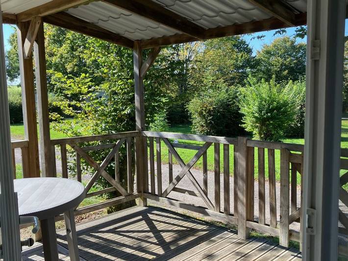 Camping pour 4 personnes, avec terrasse