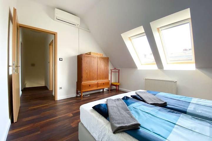 Appartement entier, 2 bedroom/2 bathroom duplex close to Opera/Andrassy bld in Budapest, Danube-Ipoly National Park