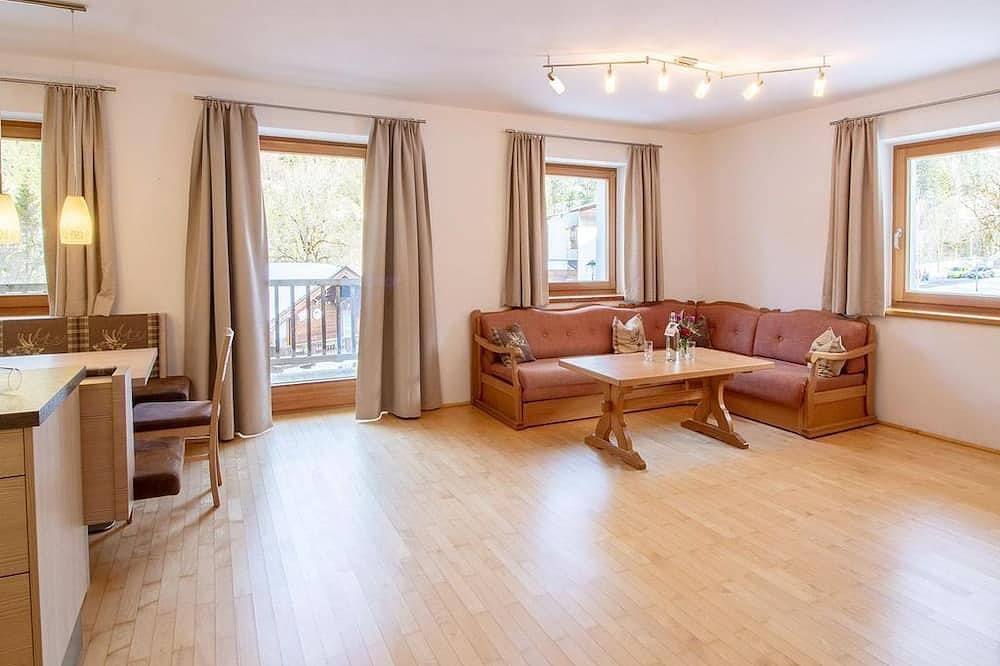 Ferienwohnung Falken.suite - Natur.erlebnis.hotel Post Hinterriß in Vomp, Bezirk Schwaz