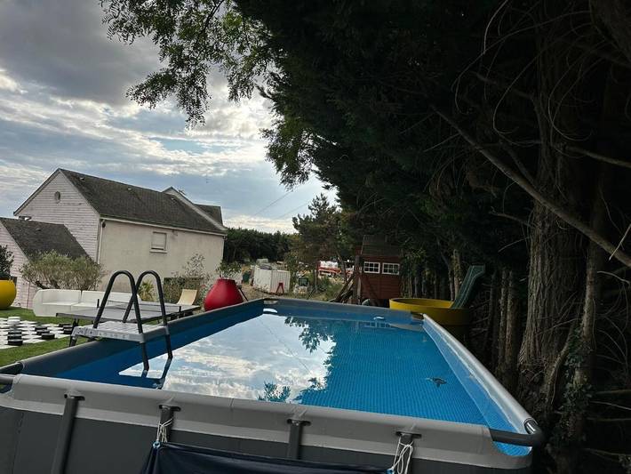 Gîte pour 8 personnes, avec Balcon et Terrasse ainsi que Jardin et Piscine à Chelles - 2