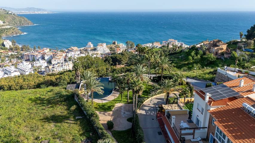 Villa panorámica con terraza grande, piscinas y espacio para 8 en la Costa Tropical in Fuentes de Almunecar, Almuñecar