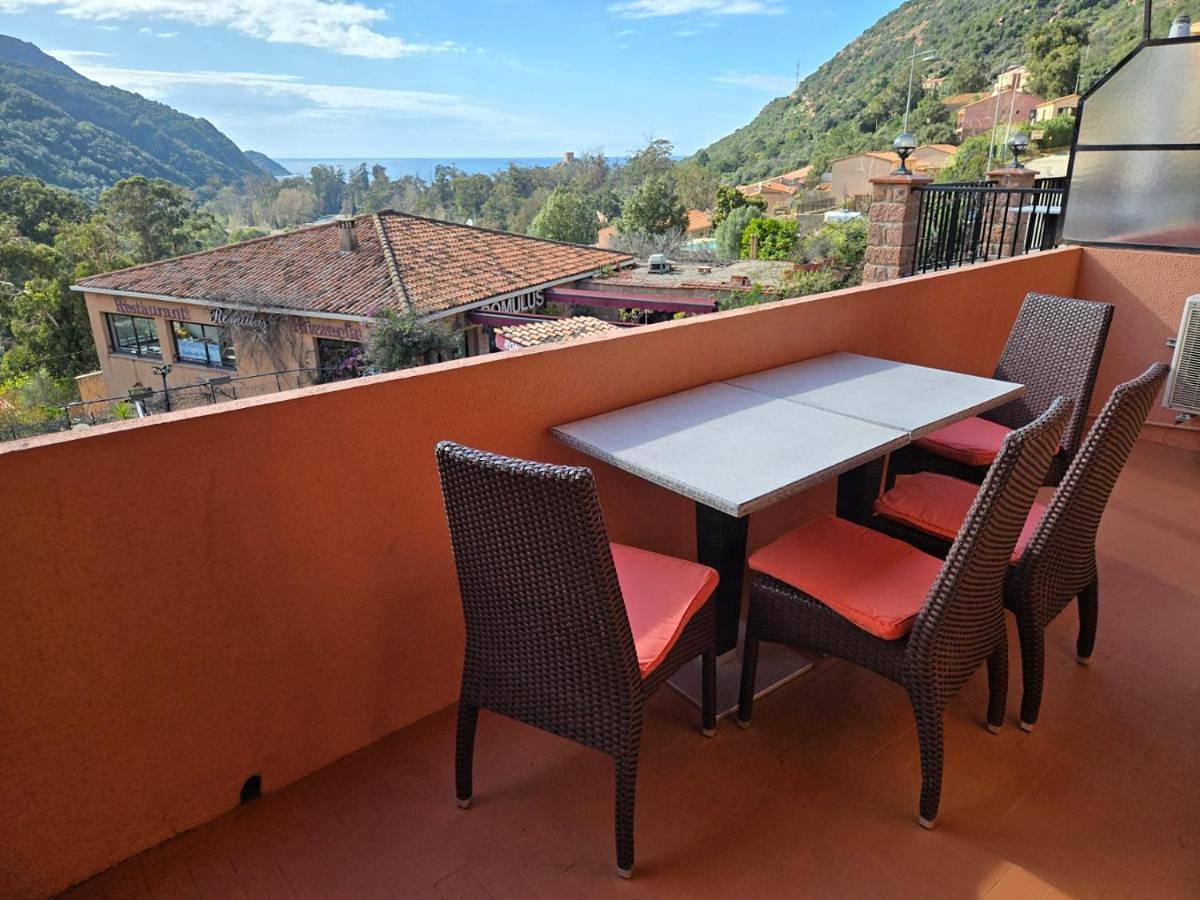 Appartement entier, One-Bedroom Apartment in Porto (Corse), Ota