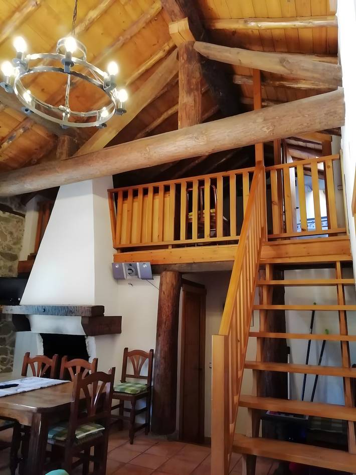 Casa rural 'La Pontezuela Abajo' con jardín compartido in Navarredonda de Gredos, Provincia de Ávila