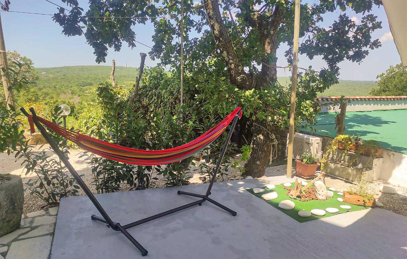 Appartement de vacances entier, Appartement confortable avec terrasse, Wi-Fi et parking près du centre Ripenda in Ripenda, Côte Est de l'Istrie