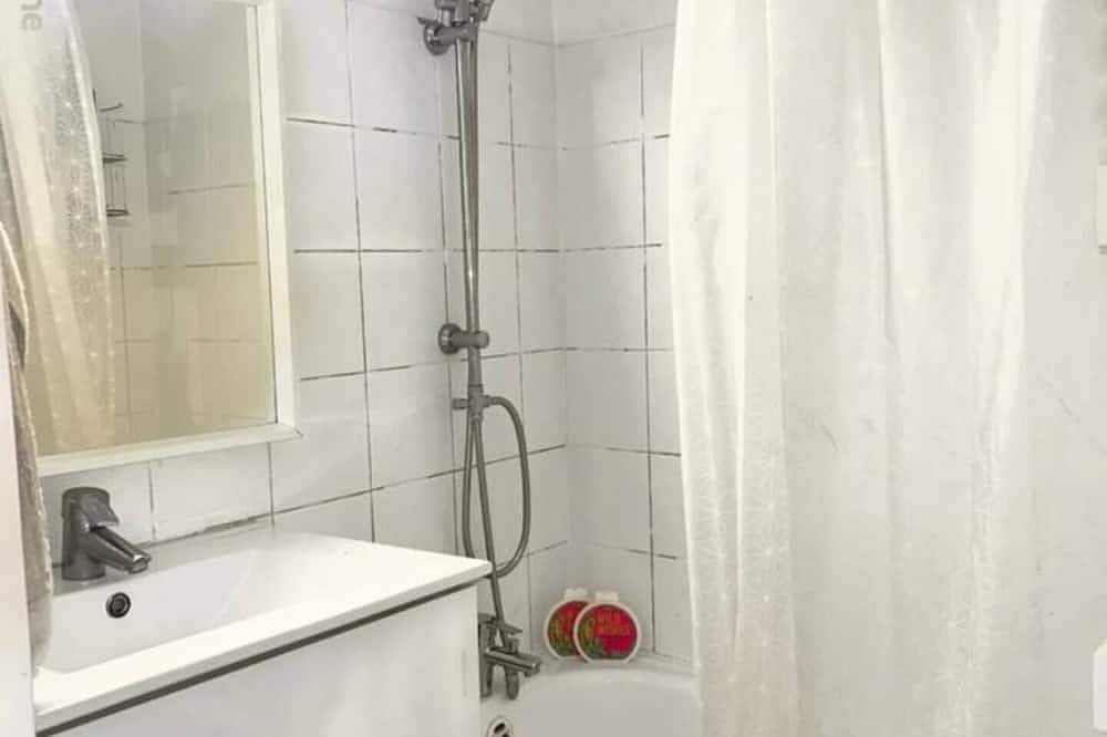 Entire apartment, Charmant Appartement Calme in Aulnay-sous-Bois, Seine-Saint-Denis