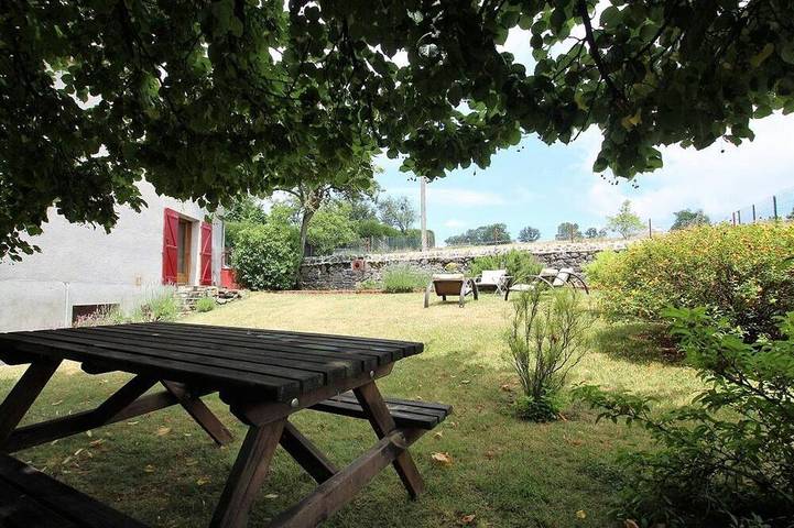 Gîte pour 4 personnes, avec jardin dans Frugières-le-Pin