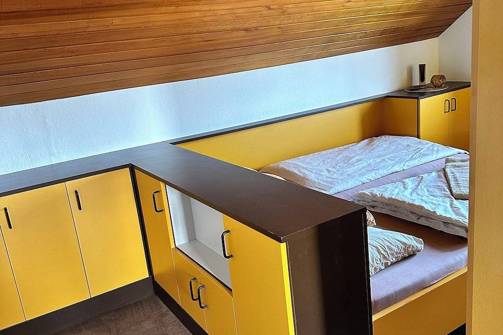 Ganze Wohnung, Charmante 70er Jahre Wohnung in Landsberg am Lech, Romantische Straße