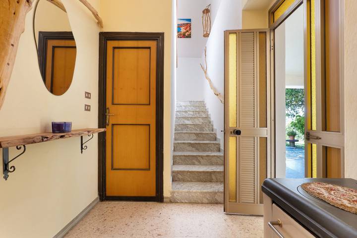 Holiday Home 'The Pearl Of The Sea' with Mountain View, Private Garden and Wi-Fi in Olbia, Gallura