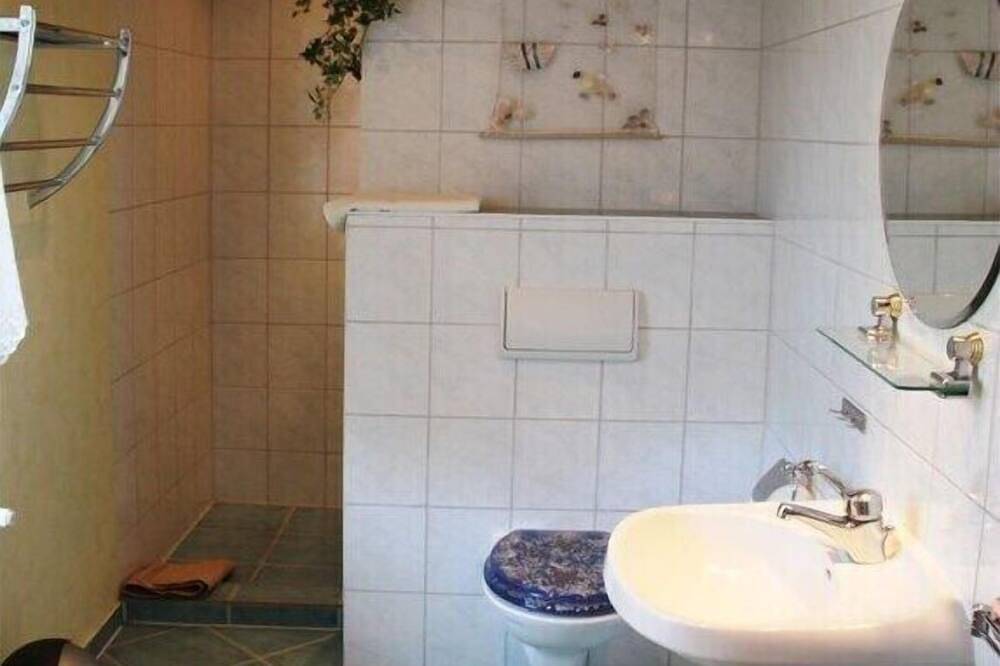 Ferienhaus in Ludorf mit Schwimmbecken in Ludorf, Müritz