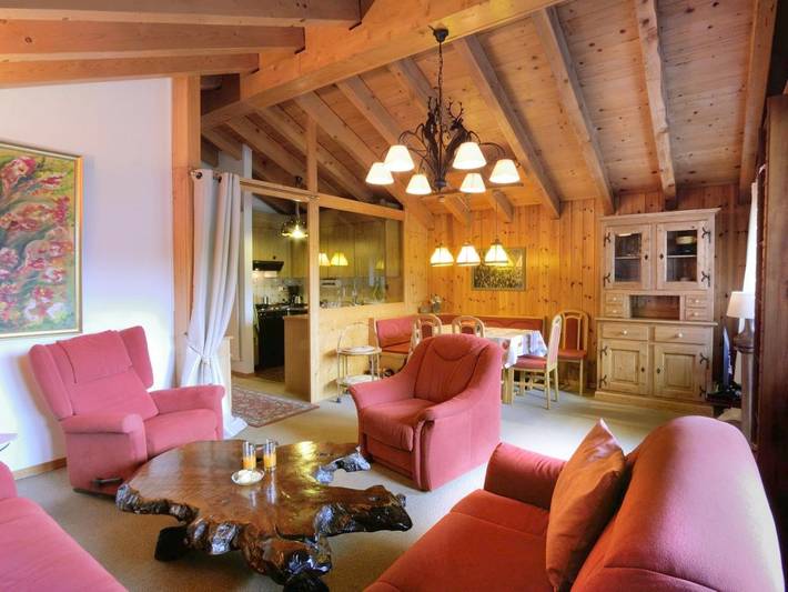 Ferienwohnung für 4 Personen, mit Balkon und Terrasse sowie Pool und Sauna in Täsch