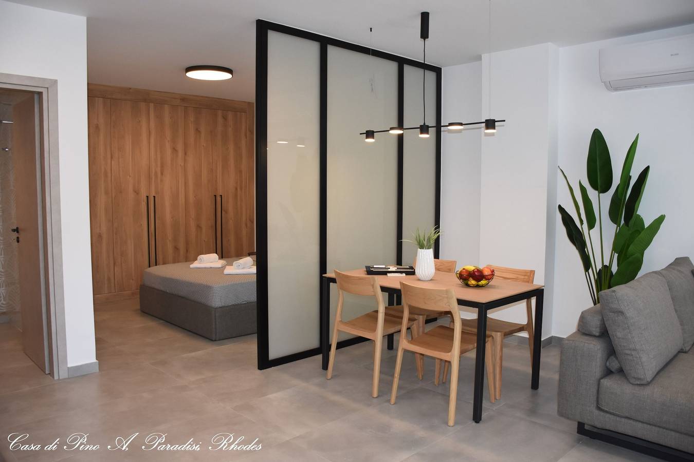 Entire apartment, Casa di Pino A in Paradisi Square near Airport in Paradeisi, Rhodes