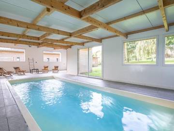 Gîte pour 8 personnes, avec jardin et piscine à Plouégat-Guérand