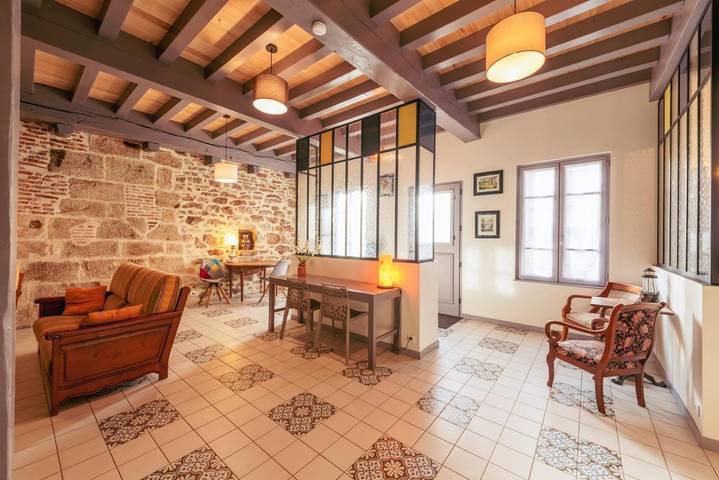 Location de vacances pour 9 personnes, avec jardin dans Office de Tourisme du Pays de Figeac