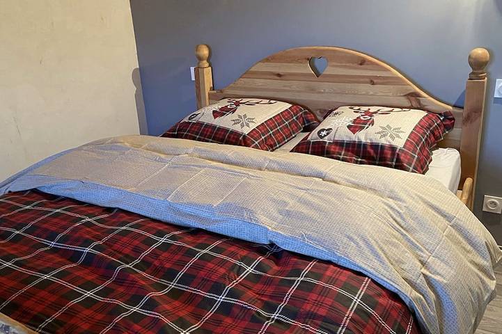 Gîte pour 6 personnes, avec balcon à Saint-Jacques-des-Blats - 2