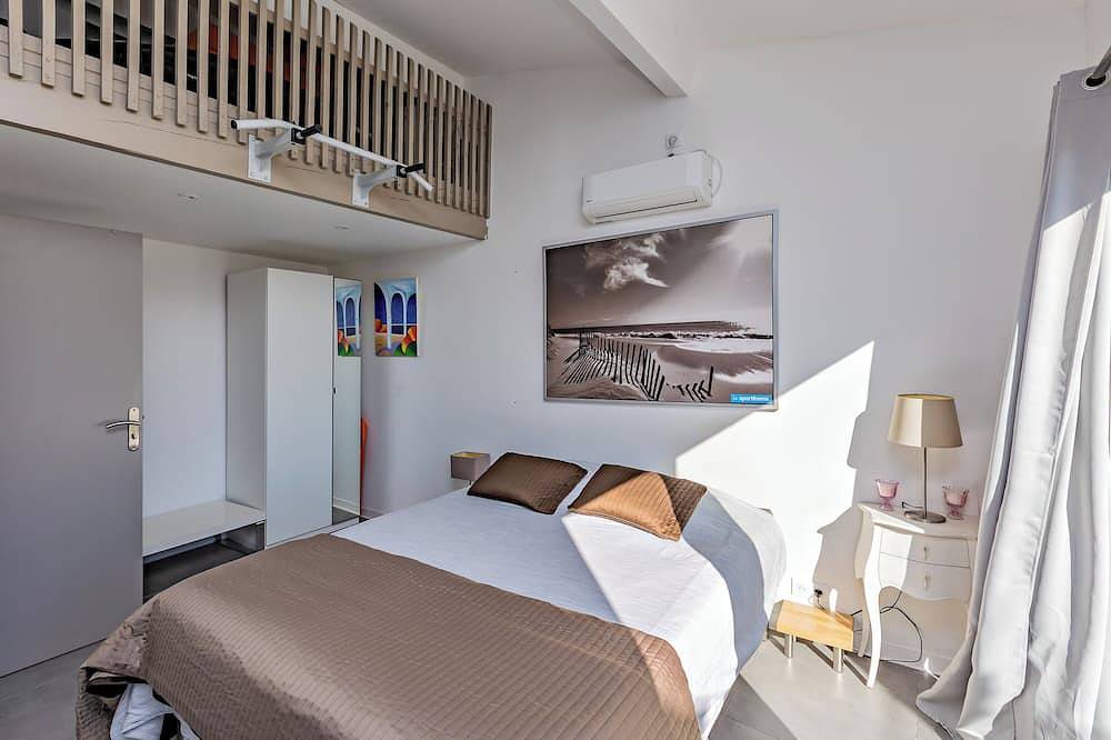 Apartamento entero, Estudio 'Totalmente Equipado con Material Deportivo' con terraza y jardín compartidos in Le Crès, Côte d'Améthyste