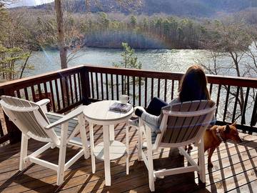 Log Cabin for 4 Guests in Smith Mountain Lake, Virginia, Picture 1