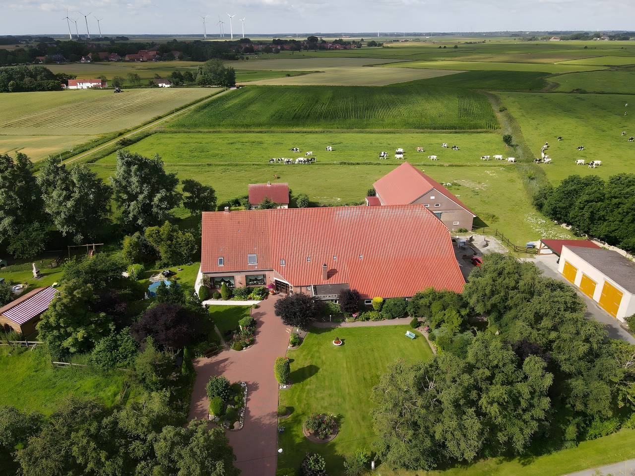 Entire apartment, Apartment 'Kuhstall' with Shared Terrace, Shared Garden and Wi-Fi in Werdumer Altendeich, Werdum
