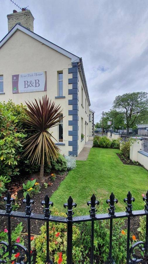 Bed & breakfast for 2 people, with Terrace and Garden in Derry