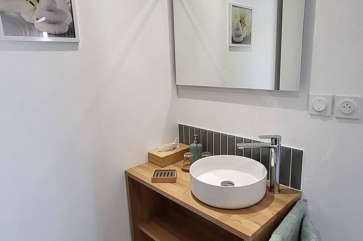 Gîte pour 2 personnes, avec piscine à La Gripperie-Saint-Symphorien - 4