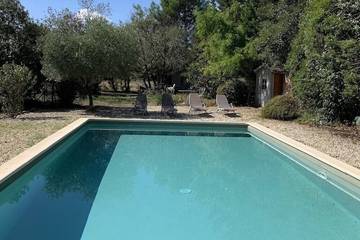 Gîte pour 6 personnes, avec balcon et jardin, animaux acceptés à Flassan