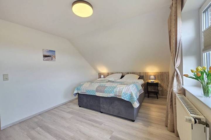 Ferienhaus für 8 Personen, mit Terrasse und Garten sowie Sauna in Norden-Norddeich - 4