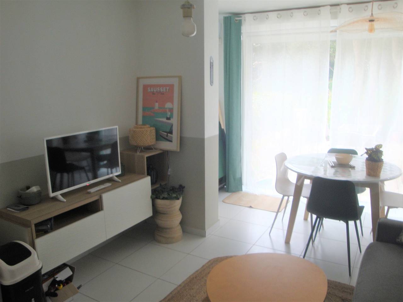 Ganzes Studio, Studio-Apartment 'Bord De Mer' mit Gemeinschaftspool, privatem Garten und Klimaanlage in Sausset-les-Pins, Istres und Umgebung