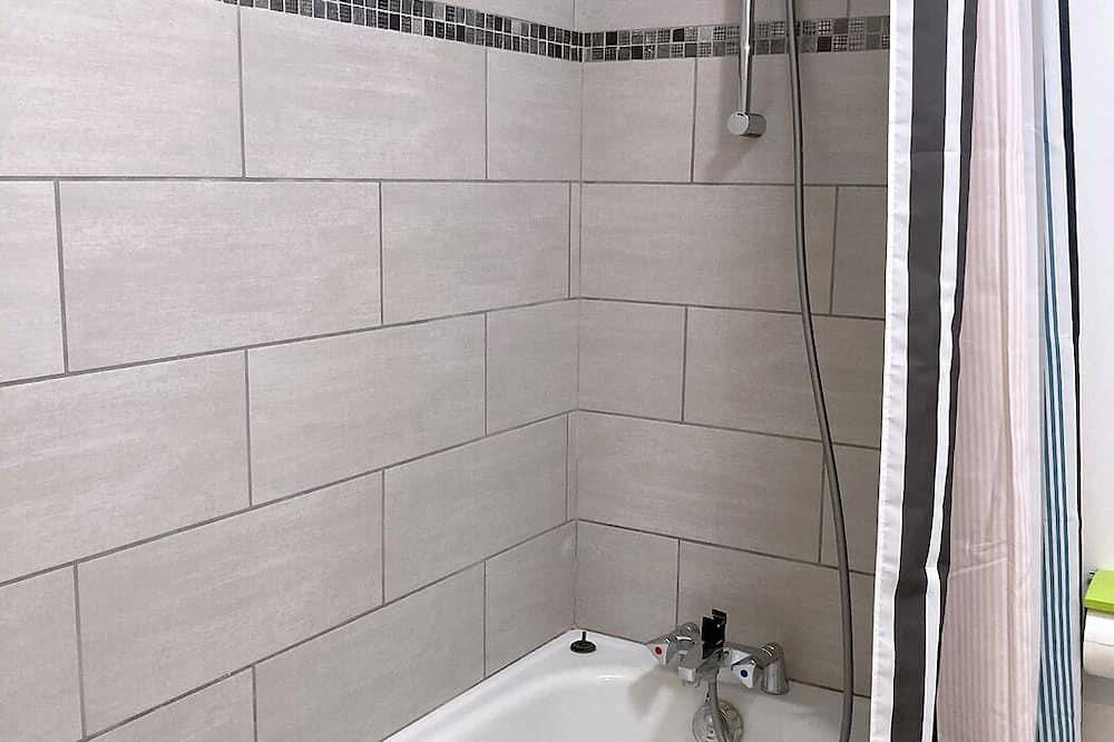 Entire apartment, Charming studio of 30m2 in the heart of Arpajon. in Arpajon, Essonne