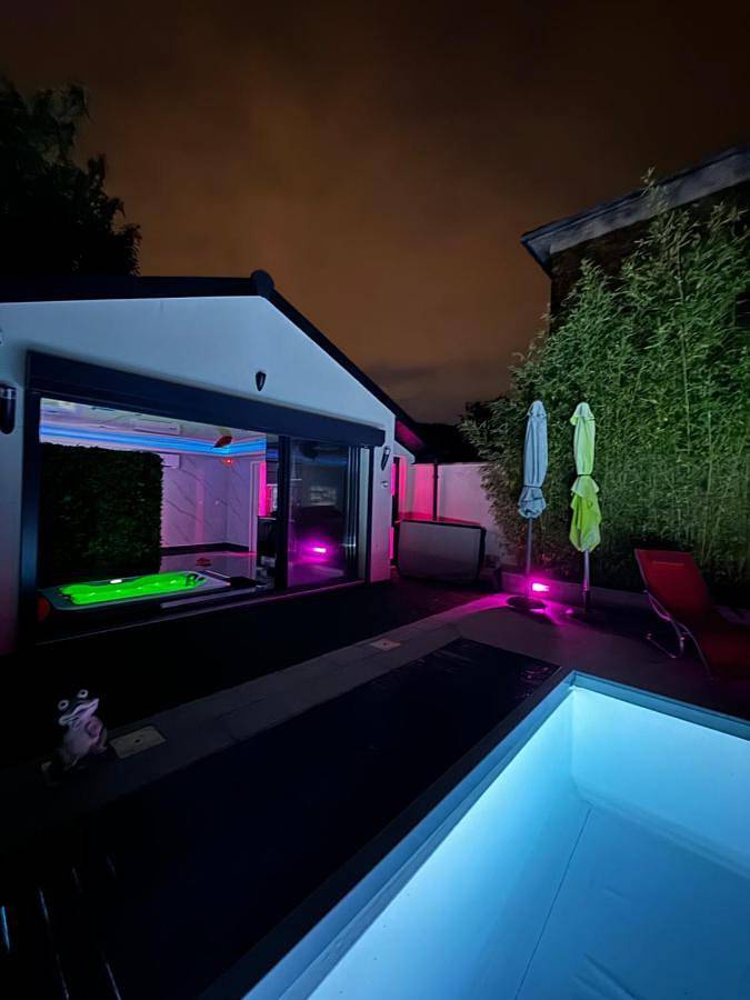 Appartement de vacances pour 2 personnes, avec Jacuzzi et Terrasse ainsi que Jardin et Piscine