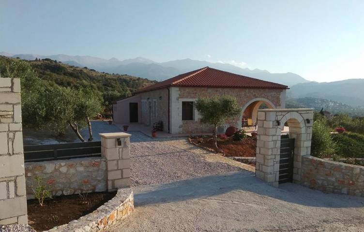 Ferienhaus für 6 Personen, mit Balkon und Pool sowie Garten und Ausblick - 1